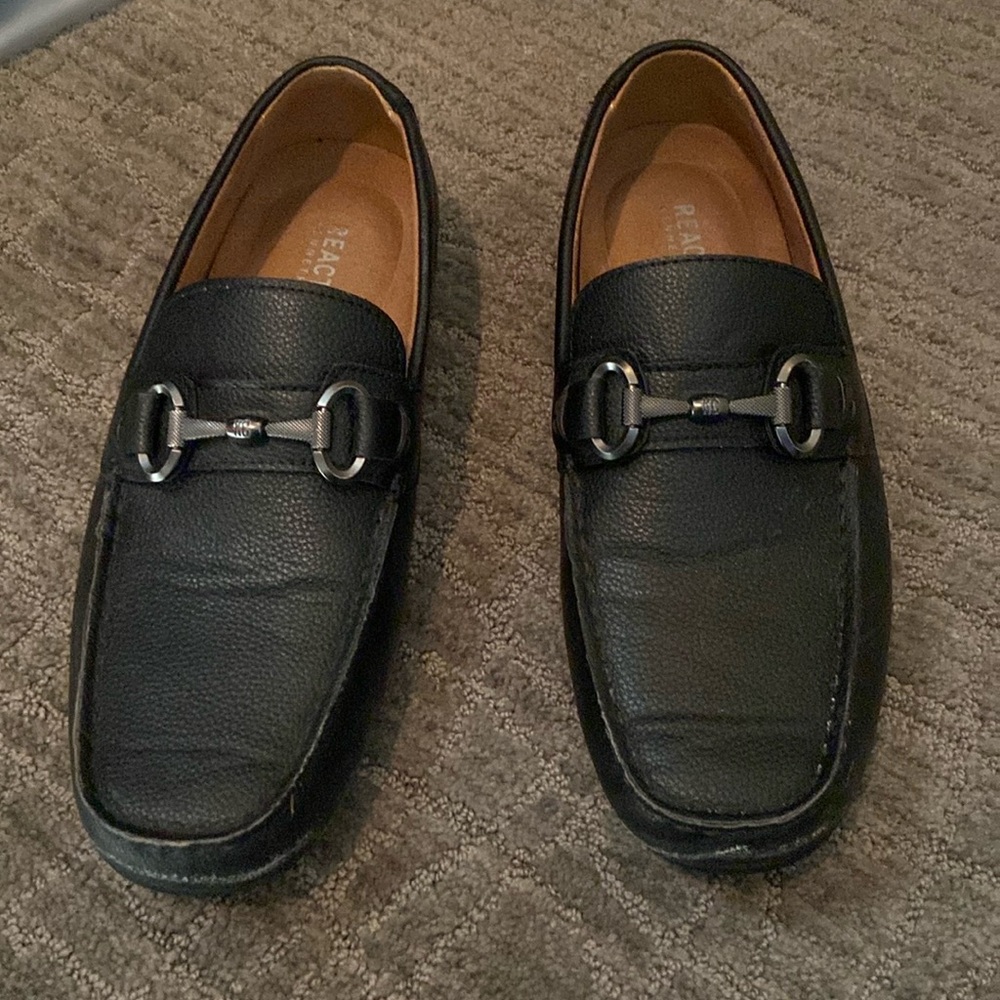 Reaction-Kenneth Cole black loafer in good condition.